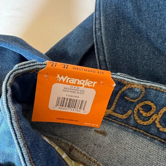 Leon Bridges Wrangler women’s Blue Jeans stretch westward high rise boot 27 x 32 - Picture 3 of 11